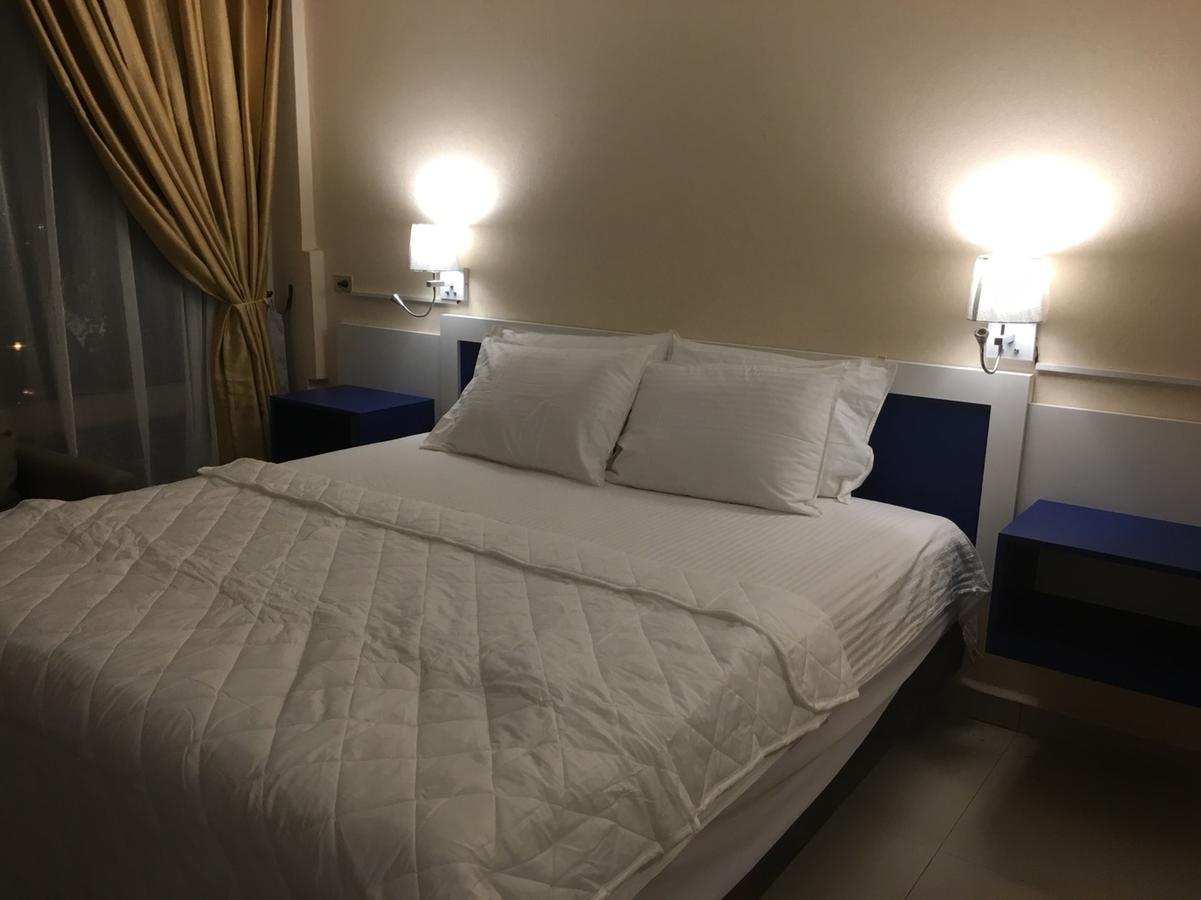 Golden Tree Hotel Белиз Сити Екстериор снимка