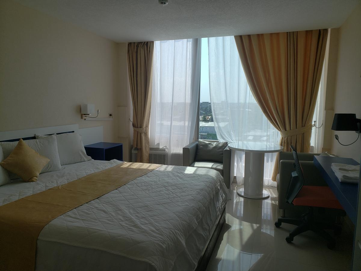 Golden Tree Hotel Белиз Сити Екстериор снимка